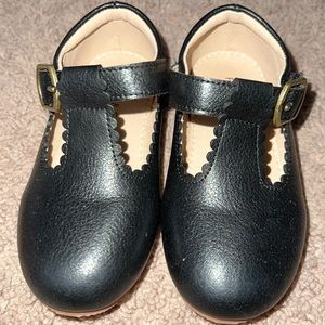 Black toddler size 8 Mary Janes shoes